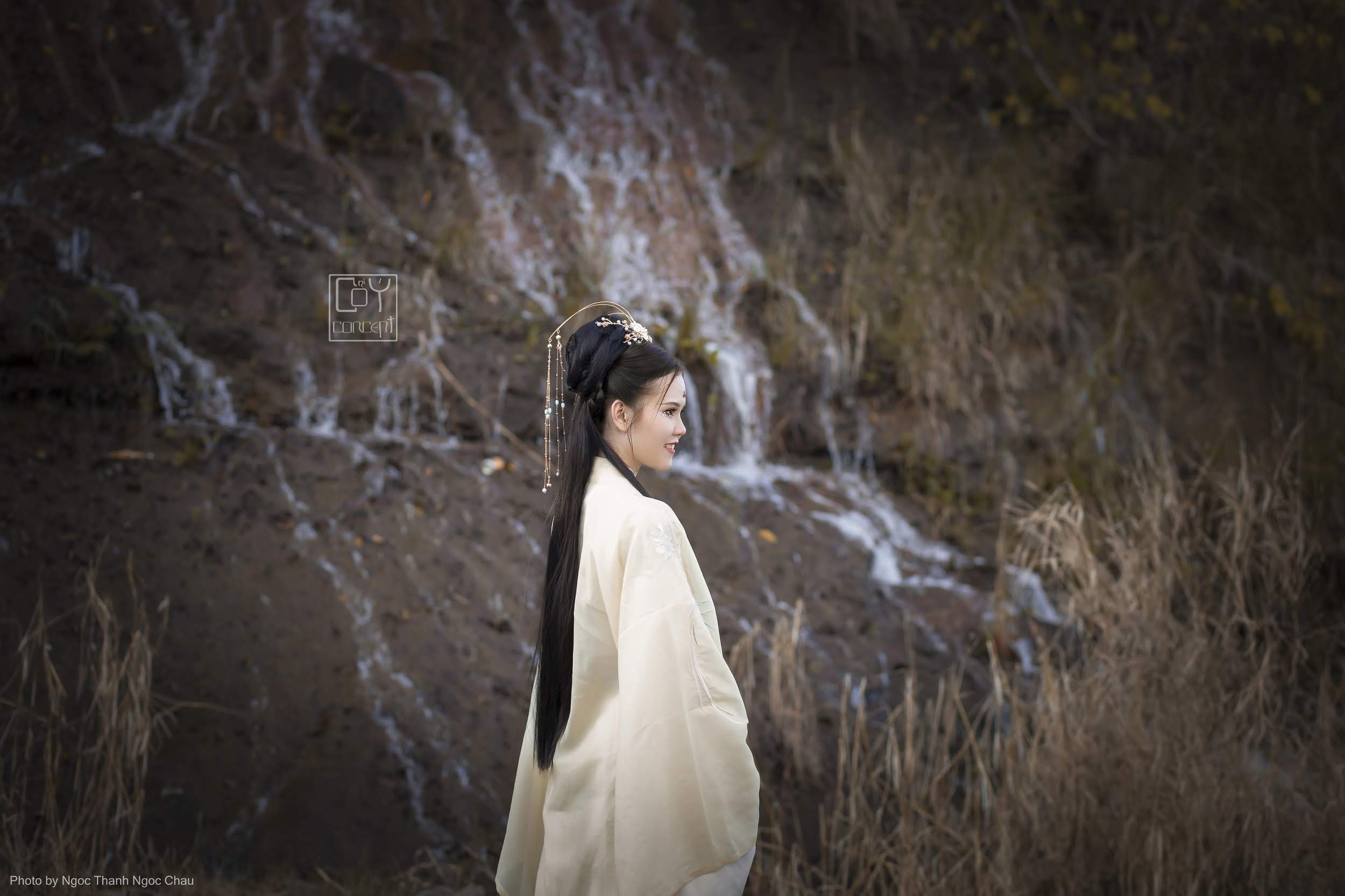 Nhật Quang - Hoa Tư Nghi Thưởng - Chụp Ảnh Cổ Trang - Tạo dáng cùng thác nước - Hình 9