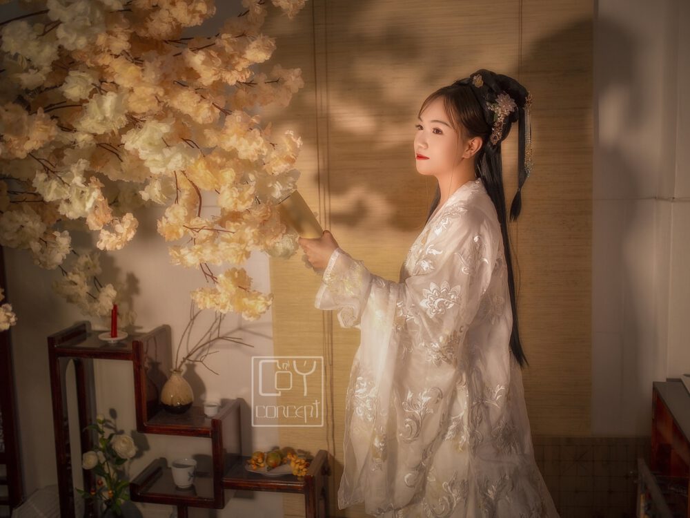 BẠCH SẮC THƯ HƯƠNG - Ảnh Cổ Trang Chụp Bởi Cổ Ý Concept - Hình 3